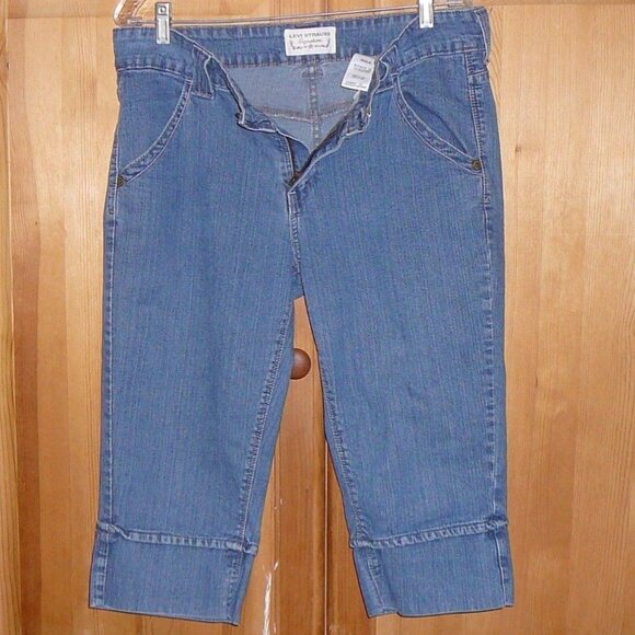 Levi Strauss Signature Womans Size 12 Blue Faded Stretch Cropped Pants Capris - Picture 3 of 4